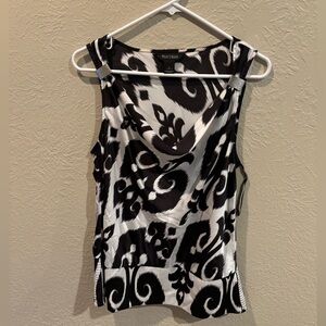 White House Black Market blouse | Size L | Black & white and oh so classy!!!
